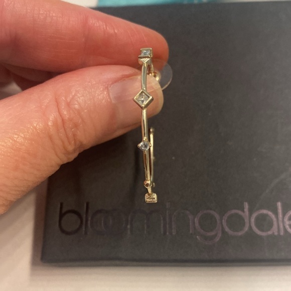 NWOT Kendra Scott Rohan gold statement hoop earrings. Crystal accents sparkle. - Picture 3 of 8